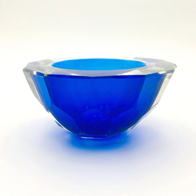 Mid-Century Modern Large Sommerso Diamond Faceted Geode Glass Bowl by Mandruzzato, Italy, 1970s For Sale - Image 3 of 11