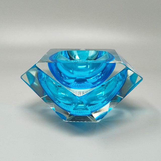 1960s Gorgeous blue ashtray or catchall by Flavio Poli for Seguso in Murano sommerso glass. Made in Italy The item is in...