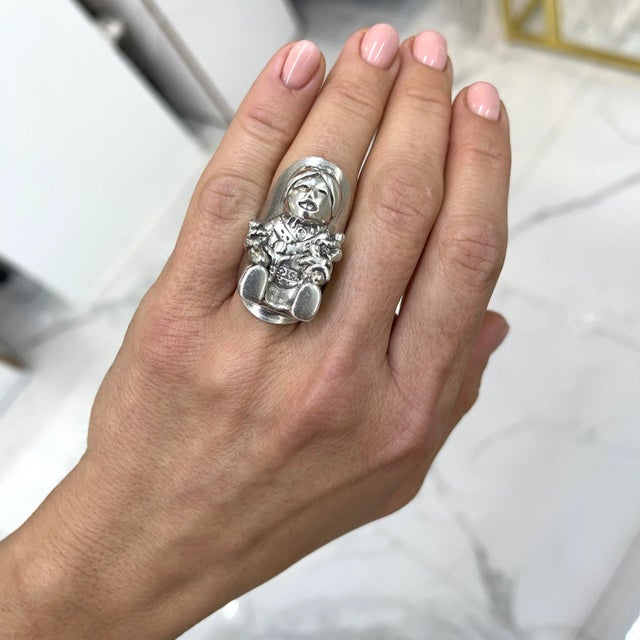 This is part of Chairish’s Costume Jewelry assortment. This is part of Chairish’s Costume Jewelry assortment. Gender:...