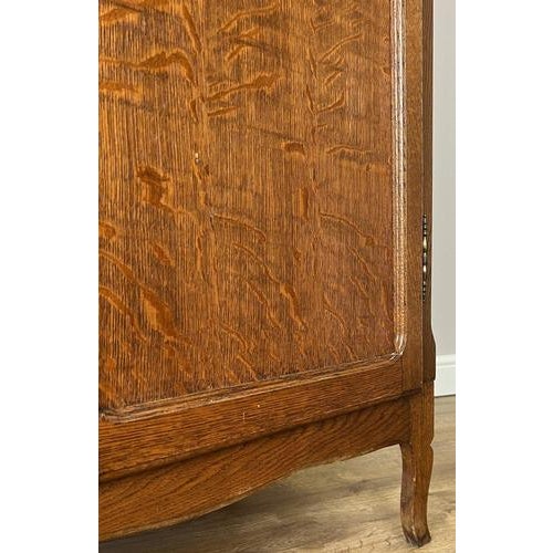 French Louis XVI Wardrobe in Oak For Sale - Image 10 of 13