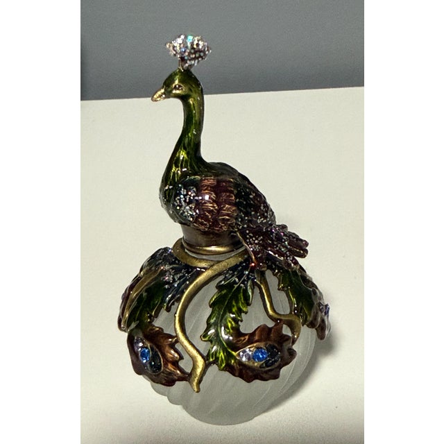 2006 Fitz and Floyd Guild Jeweled Peacock Perfume Bottle Frosted Glass This exquisite jeweled peacock perfume bottle is a...