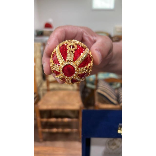Traditional Ornate Red & Gold Fabergé Egg Trinket Box For Sale - Image 3 of 8