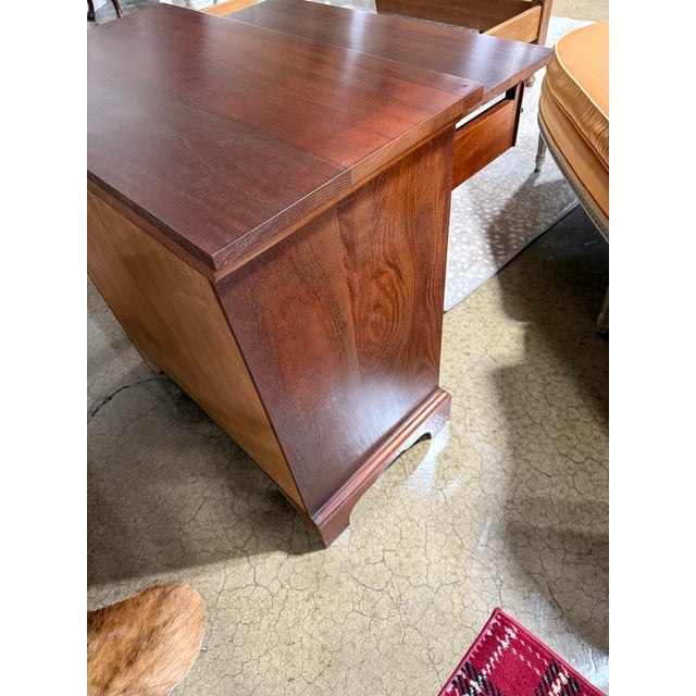 1960s Craftique Mahogany Mary Washington Bachelor’s Chest For Sale - Image 12 of 12