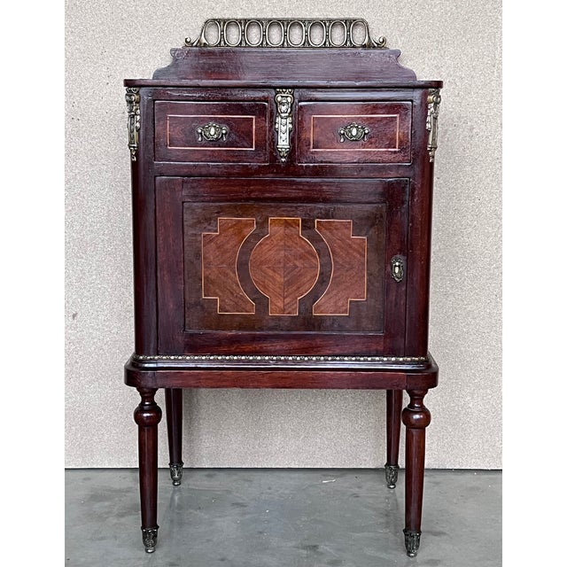 1900 - 1909 Pair of Italian Marquetry Nightstands With Bronze Crest, Drawers and Doors For Sale - Image 5 of 13