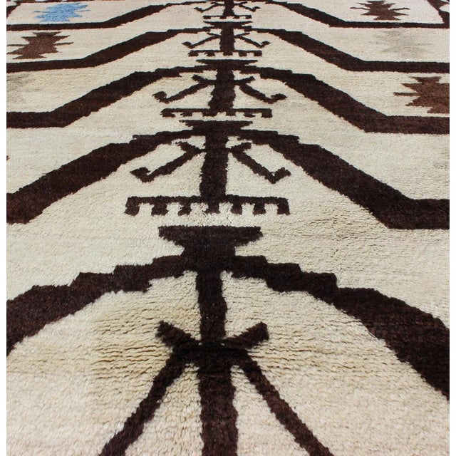 Mid 20th Century Mid 20th Century Turkish Tulu Rug With Mid-Century Modern Design in Brown, Off-White and Blue For Sale - Image 5 of 13