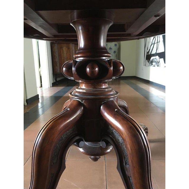 Postmodern Victoria Design Oval Walnut Tilt Top Table attributed to Filmer, London, 1850s For Sale - Image 9 of 18