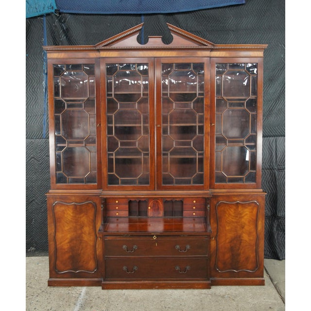 Baker Furniture Company 1940s Baker Manor House English George III Mahogany Breakfront China Cabinet Bookcase For Sale - Image 4 of 15