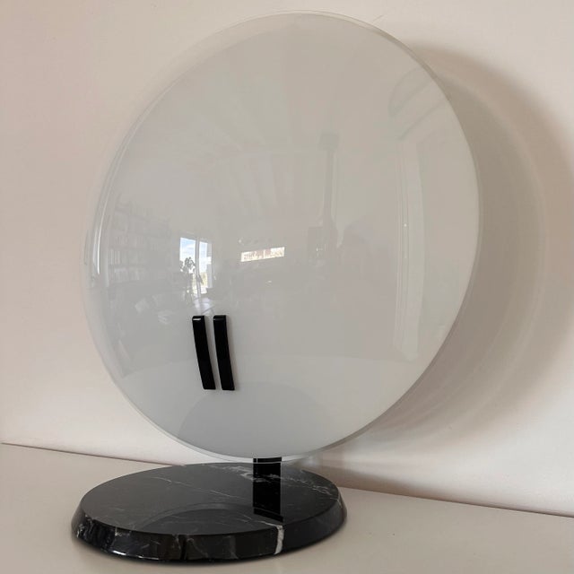 Perla Model 242 Table Lamp by Bruno Gecchelin for Oluce, 1980 For Sale - Image 4 of 9