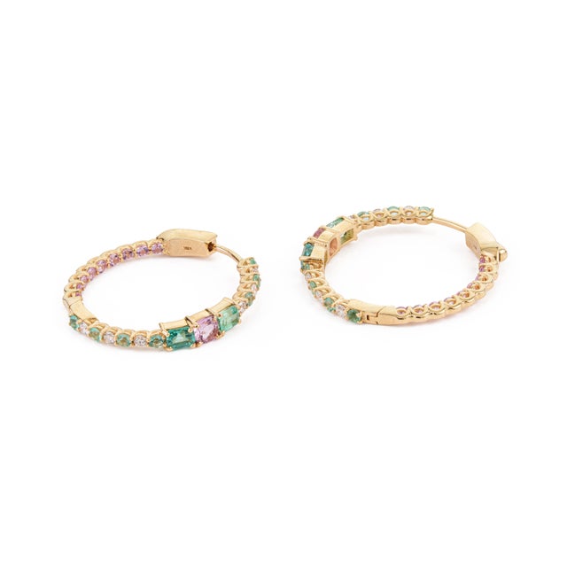 VRJewels 2.39ct Emerald Pink Sapphire & Diamond Snap Back Hoops in 18k Gold- 2 Pieces For Sale - Image 10 of 17