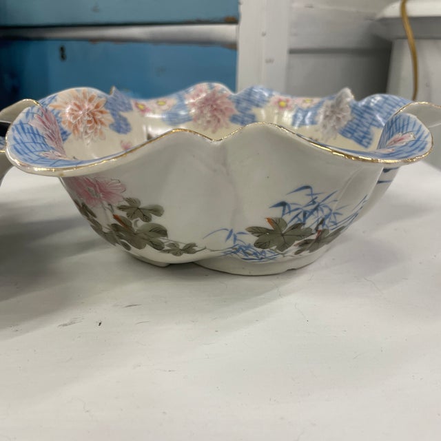Early 20th Century Hand Painted Japanese Kutani Style Nesting Bowls - a Pair For Sale - Image 9 of 11