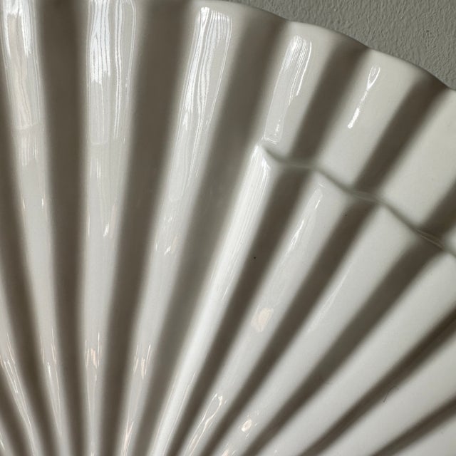 Contemporary VBC Casa Italy XL 16" White Ceramic Sunburst Round Serving Platter For Sale - Image 3 of 8