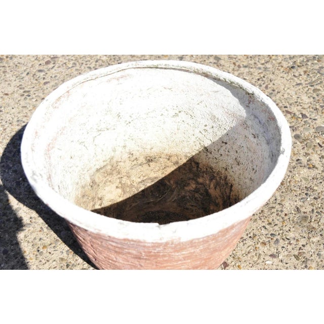 Mid 20th Century Vintage Red Distress Paint Fiberglass Round Garden Planter Pots Faux Stone Pair For Sale - Image 5 of 8