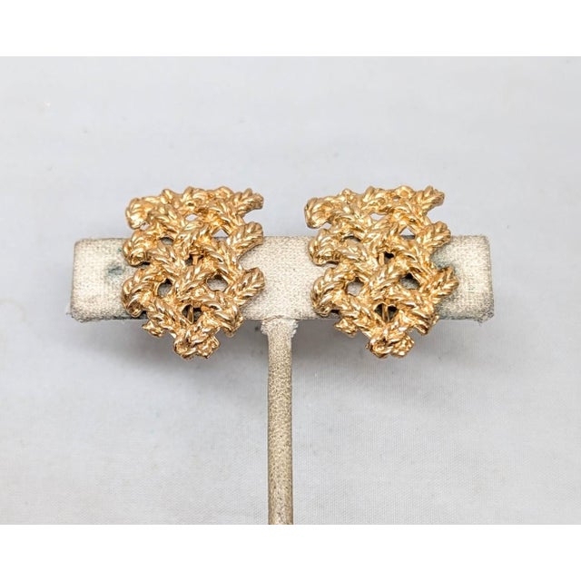 Napier Vintage 1960s Signed Napier Goldtone Lattice Clip Earrings - 2 Pieces For Sale - Image 4 of 7
