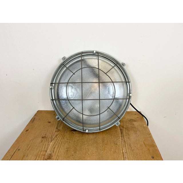 Industrial Vintage Grey Cast Aluminium Wall Lamp from Elektrosvit, 1980s For Sale - Image 16 of 16