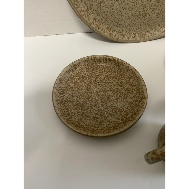 1950s Mid Century Martz Studios Ceramic Matte Plate Bowl Dinnerware Set- 31 PCS For Sale - Image 5 of 13