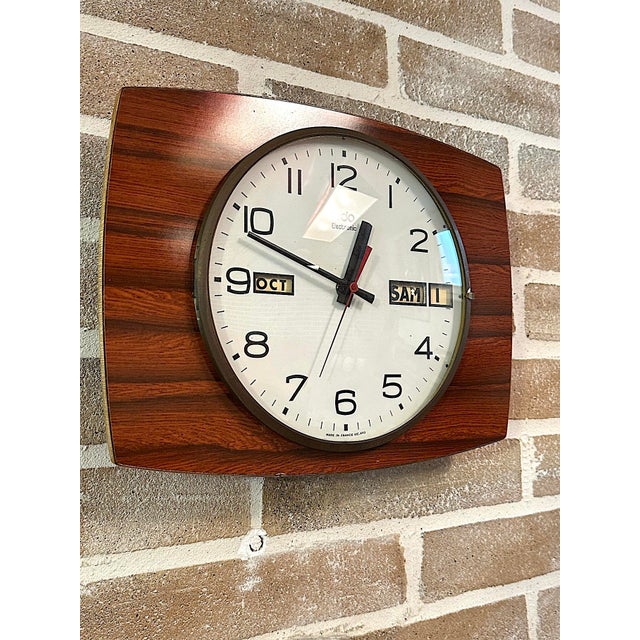 Odo Electronic Wall Clock with Calendar, France, 1970s For Sale - Image 4 of 6