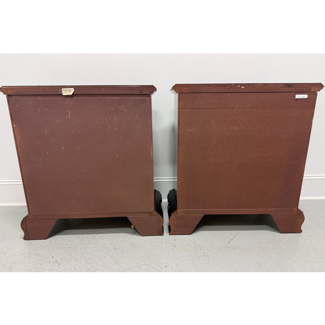 Chippendale Thomasville Mahogany Chippendale Three-Drawer Nightstands Bedside Chests - Pair For Sale - Image 3 of 15