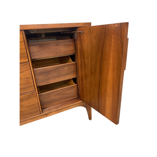 Wood Mid-Century Modern Kent Coffey Perspecta 12-Drawer Walnut Dresser - Refinished For Sale - Image 7 of 11