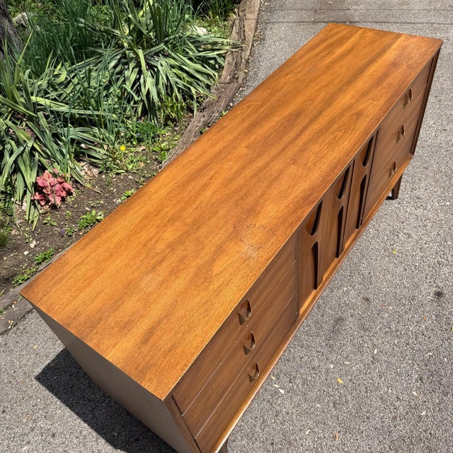 Wood Mid Century Modern Broyhill Brasilia Lowboy 9-Drawer Dresser Credenza, Attributed For Sale - Image 7 of 10