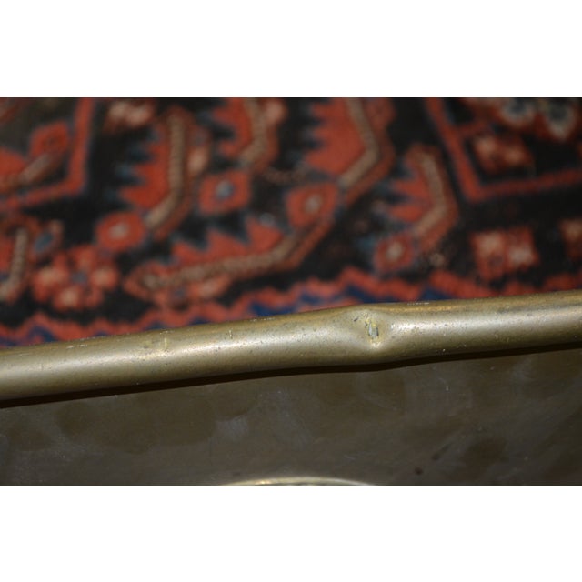 1940s English Brass Small Curved Fireplace Fender With Oval Emblems For Sale - Image 5 of 17