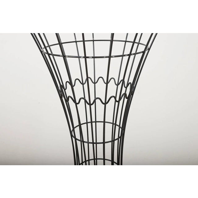 Metal Grey-Silver Powder-Coated Bent Metal Wire Coat Stand by Verner Panton for J. Lüber AG For Sale - Image 7 of 11