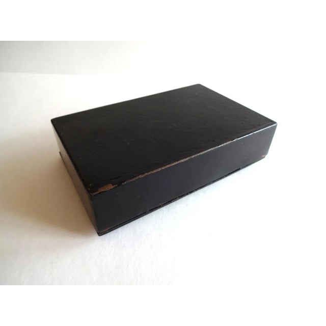 19th Century 19th Century French Napoleon III Chinoiserie Papier Mache Box For Sale - Image 5 of 6