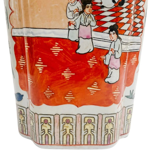 Maitland-Smith Chinoiserie Rose Medallion Quatrefoil Ceramic Vases - A Pair For Sale In San Diego - Image 6 of 10