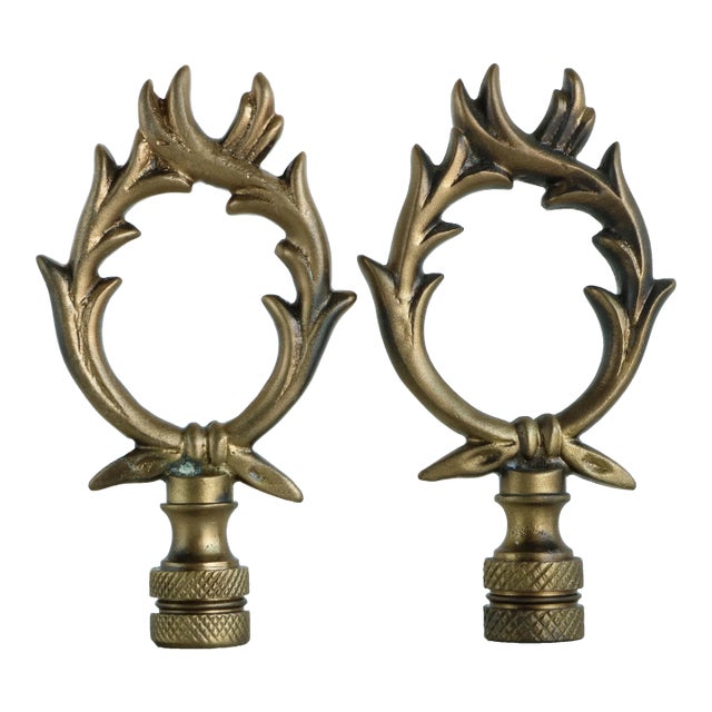 Bronze Tone Laurel Wreath Lamp Finials - A Matching Pair For Sale