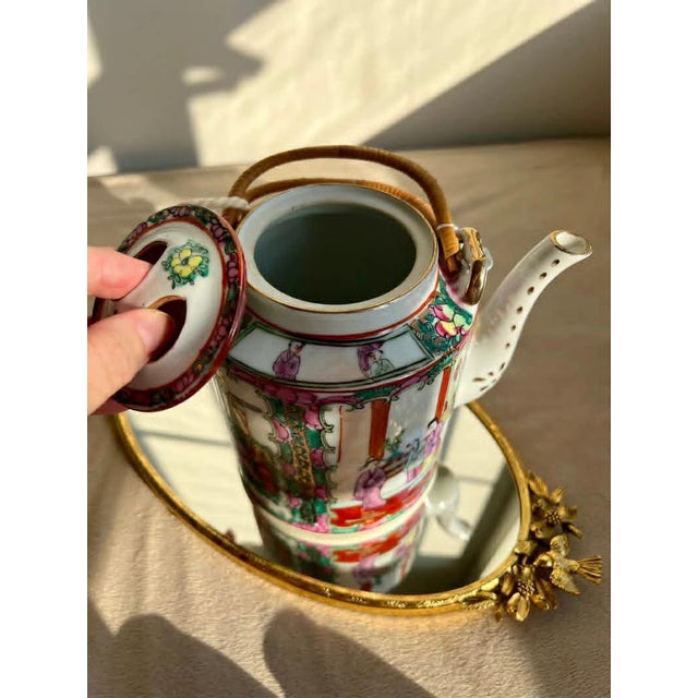 Rose Medallion Chinese Woven Tea Basket With 2 Cups & a Teapot, Antique For Sale - Image 4 of 10