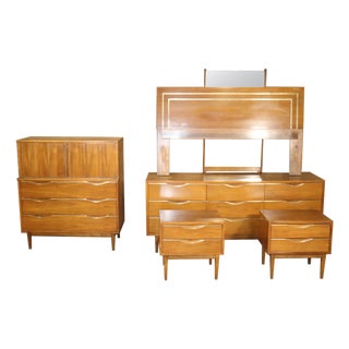 Mid 20th Century American of Martinsville Bedroom Set - 6 Pieces For Sale