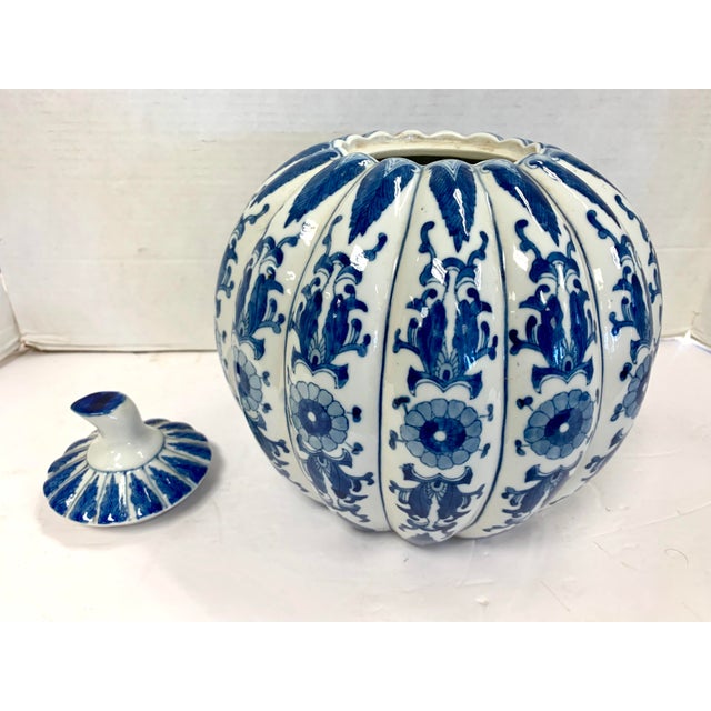 Asian Chinese Chinoiserie Blue and White Porcelain Pumpkin Ginger Jar For Sale - Image 3 of 6