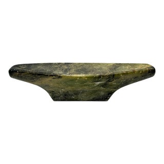 Joosii (Josie) Pisuktie (b.1901) Inuit Serpentine Stone Kudlik | Mid-20th Century, Signed ᔪᓯ E7-404 For Sale