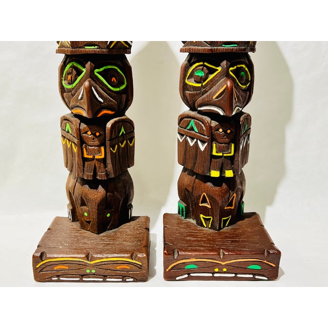1980s Vintage Raven Hand-Painted Wood Totem Pole Figures- a Pair For Sale - Image 5 of 10