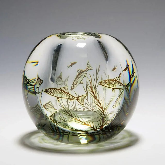 Fish Graal Vase attributed to Edward Hald for Orrefors, Sweden, 1957 For Sale - Image 3 of 8