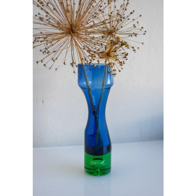 Mid-Century Modern Scandinavian Bright Blue and Emerald Green Glass Vase from Borgström Åseda, Sweden For Sale - Image 4 of 11