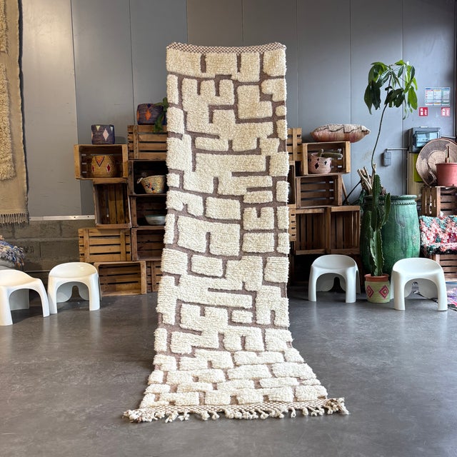 Prepare to be captivated by the sheer elegance and artisanal excellence of our Modern Handwoven Moroccan Beni Ourain...