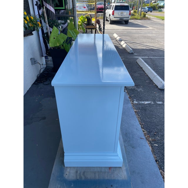 1960s 1960s Stanley High-Gloss Blue Hydrangea Console/ Credenza With Brass Hardware For Sale - Image 5 of 11