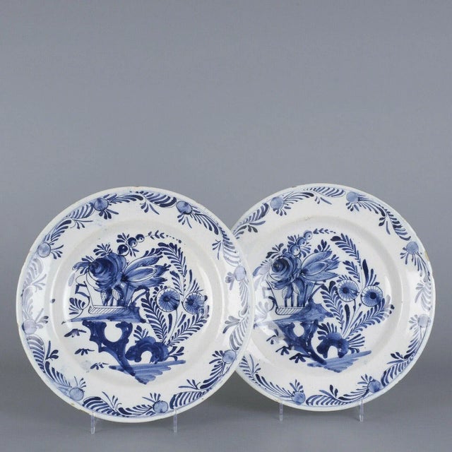 18th-Century Dutch Delft Faience Chinoiserie Plates, a Pair For Sale - Image 9 of 10