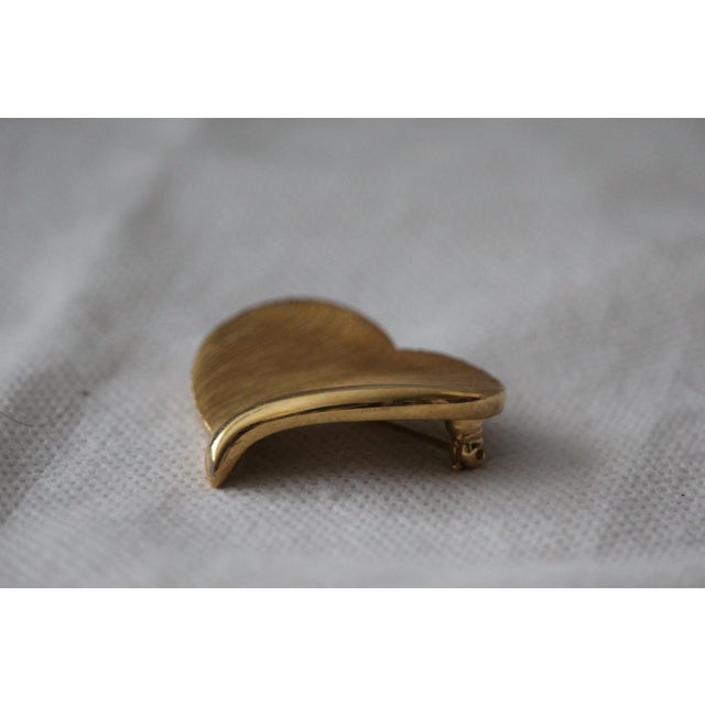 Gold Heart Brooch Pin, 1990s For Sale - Image 4 of 7