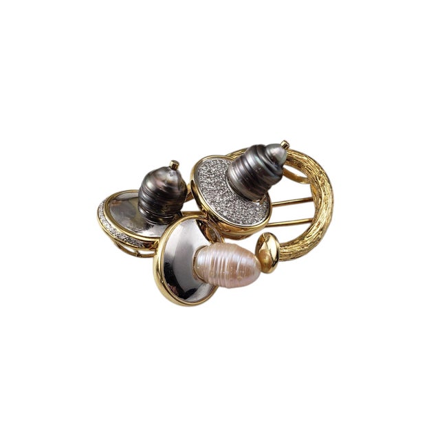 Contemporary Late 20th Century Dagon 18k Yellow Gold and Platinum Pearl Diamond Brooch For Sale - Image 3 of 7