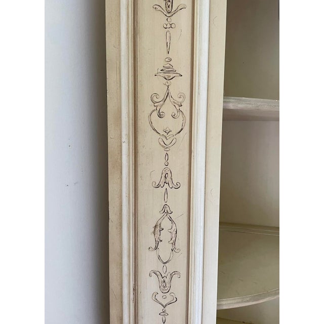 Drexel Late 20th Century Pair of Drexel Heritage Et Cetera Corner Cabinets in Cream Glaze With Hand-Painted Scrollwork For Sale - Image 4 of 12