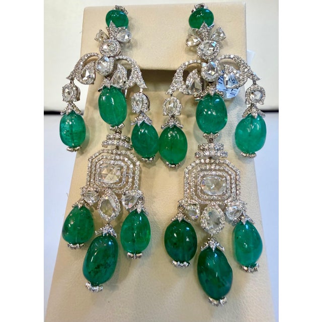 176CT Large Bead Emerald &amp; 27 Ct Diamond Necklace &amp; Earring Bridal Suite in 18 Karat white gold This spectacular...