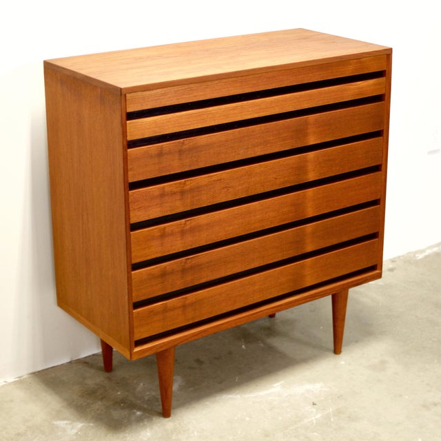 1950s Danish Teak 7 Drawer Dresser, Attributed to Kai Kristiansen for Schou Andersen For Sale - Image 5 of 14