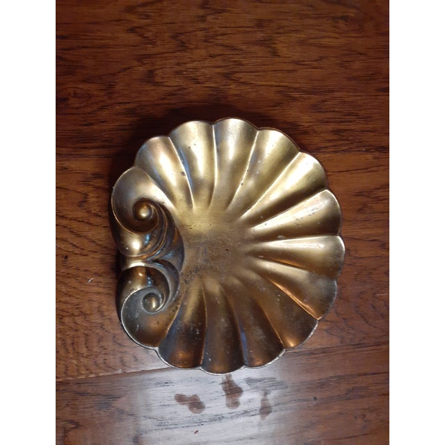 GORGEOUS Vintage Solid Brass 7" Shell Shape Ribbed Trinket Holder. Great Patina due to age. Add a touch of vintage...