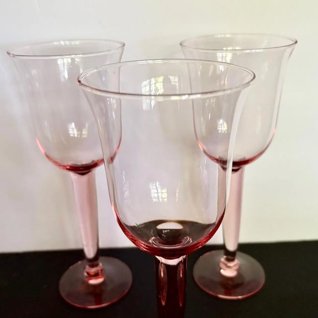 1970s Vintage Blush Pink Water Goblets – Set of 3, Tall Wine Glasses • 8 3/4″ Tall • Thick Stemmed Water Goblets For Sale - Image 5 of 9