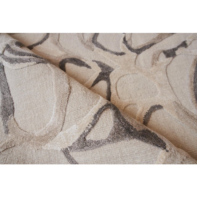 Exquisite Rugs Exquisite Rugs Goudy Handmade New Zealand Wool & Bamboo Silk Light Silver Rug-9'X12' For Sale - Image 4 of 7