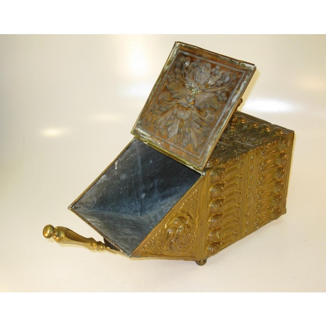 Coal Box, Hod, Scuttle Antique Brass Scottish Victorian Embossed Man in the wood For Sale - Image 6 of 18