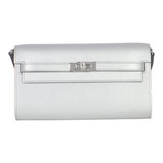 Argent Metallic Chevre Chamkilight Kelly Wallet To Go PHW For Sale