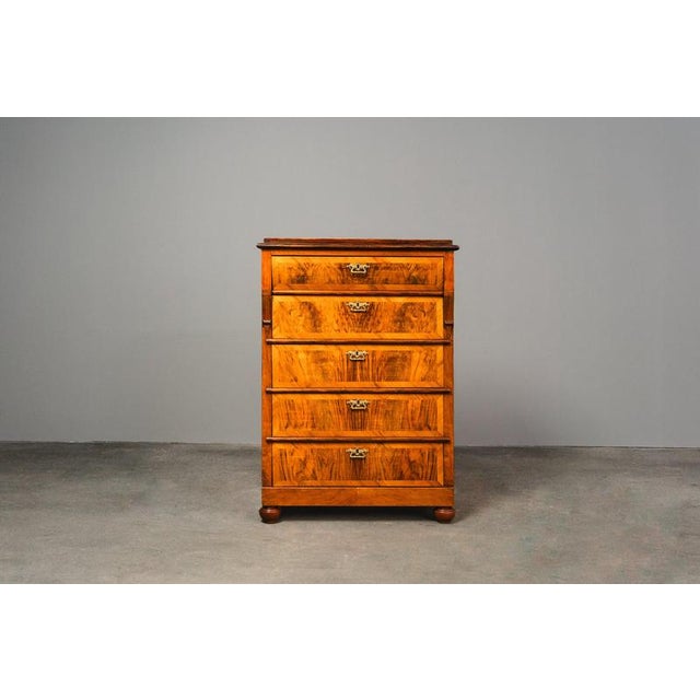 Item: Chest of drawers Period & Style: Gründerzeit - Late 19th century Features: - Elegant and practical piece of...
