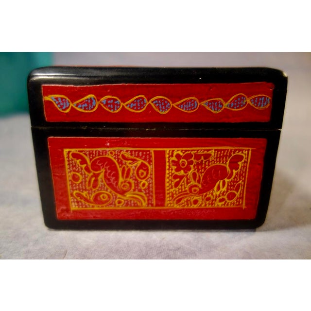 Vintage Olinala Handcarved, -Painted Lacquered Red Box For Sale - Image 4 of 8